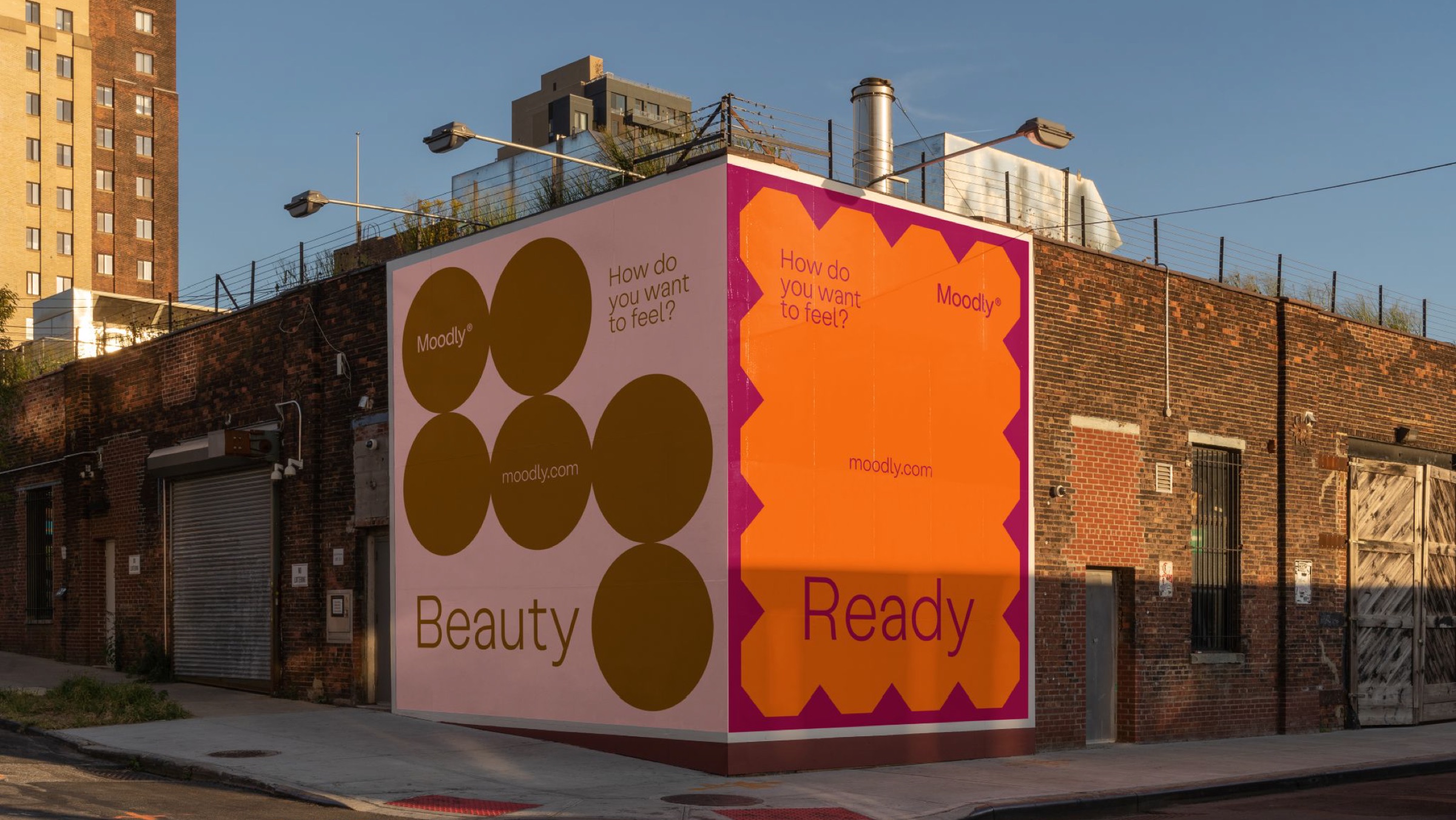 Moodly building murals